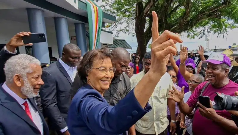 Surinam, Tarihinde İlk Kadın Devlet Başkanı ile Tanıştı!