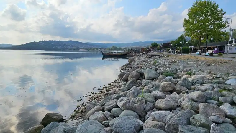 Sapanca Gölü’nde Su Seviyesinde Endişe Verici Düşüş: Nedenleri ve Sonuçları
