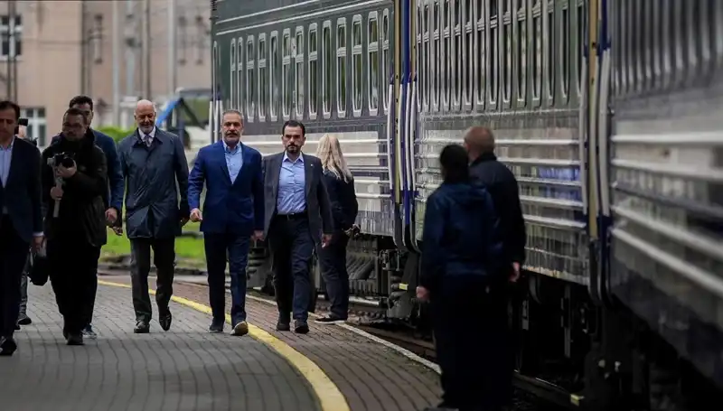 Dışişleri Bakanı Fidan, Ukrayna Ziyaretinde Tarihi Temaslar Gerçekleştirdi