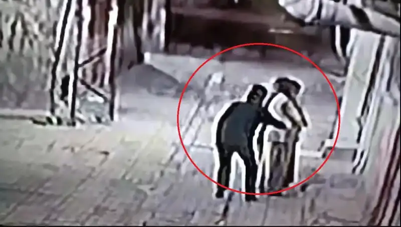 Kapkaççılara Darbe: Polisler Pazarcı ve Simitçi Kılığına Girdi