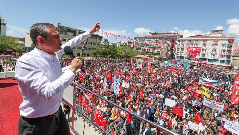 Özgür Özel'den Önemli Açıklama: Silah Bırakma Sürecini Destekliyoruz