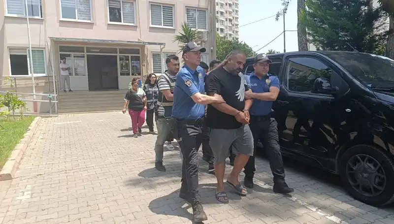 Adana'da Dolandırıcılık Skandalı: 4 Kişi Tutuklandı, Şok Detaylar Ortaya Çıktı!