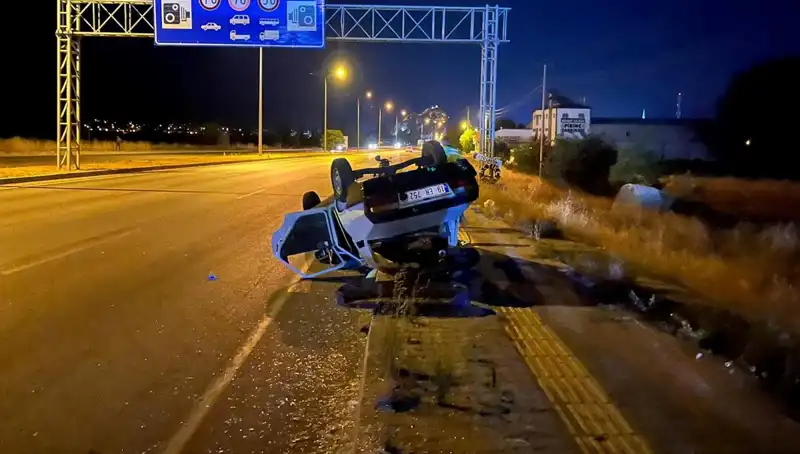 TIR'ın Sıkıştırdığı Otomobil Takla Attı: Olayda Bir Kişi Yaralandı