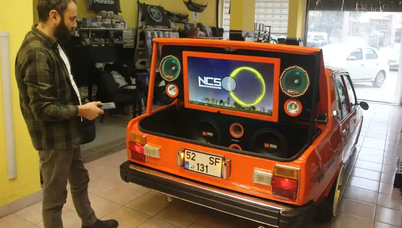 1978 Model Araç, Yarım Milyonluk Fiyatıyla İş Yerinde Dekor Olmuş!