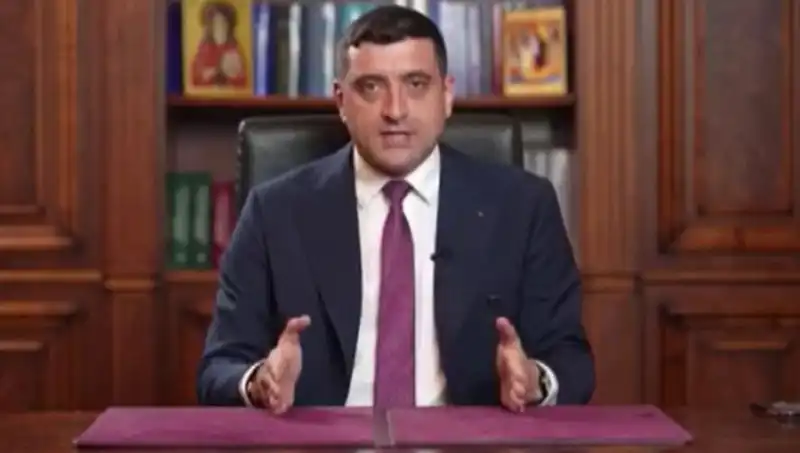 Romanya Seçimlerinde Aşırı Sağcı Adayın İlk Tur Avantajı