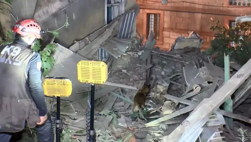 İstanbul’da Deprem Sonrası Acı Gerçek: Bir Bina Çöktü