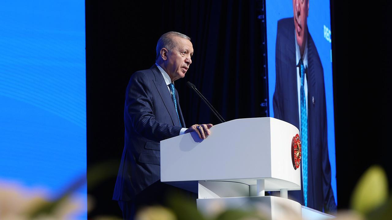 Cumhurbaşkanı Erdoğan'dan 1381 engelli öğretmene atanacak müjdesi