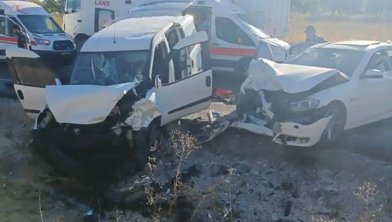 Nevşehir'de Trafik Kazası: 14 Yaralı, Olay Anına Şahit Olun!