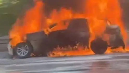 15 Temmuz Şehitler Köprüsü'nde Araç Yangını: Trafikte Kargaşa ve Geçici Kapanma!