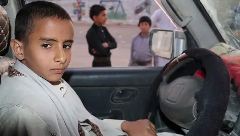 Yemen'de Çocuk Şoförler: İç Savaşın Gölgesindeki Geçim Mücadelesi