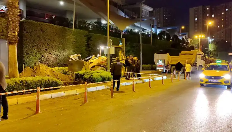Avm Girişinde Doğalgaz Paniği: Alışveriş Keyfi Bir Anda Fırtınaya Dönüştü