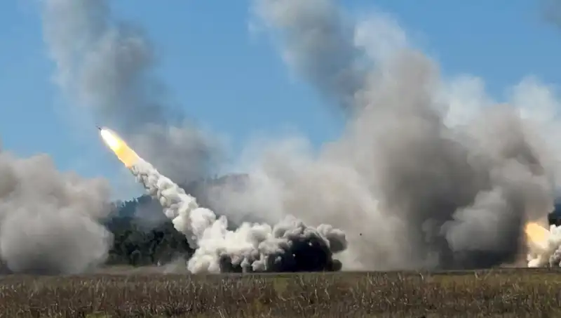 Avustralya'nın En Büyük Askeri Tatbikatında Tarihi Bir İlk: HIMARS Atışları Gerçekleştirildi