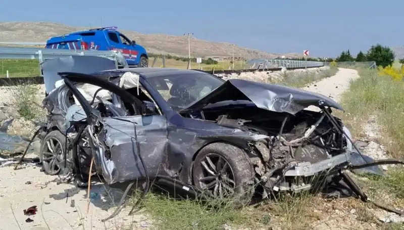 Sivas’ta Trafik Kazalarının Gölgesinde 9 Yaralı: Tüm Detaylar Burada!