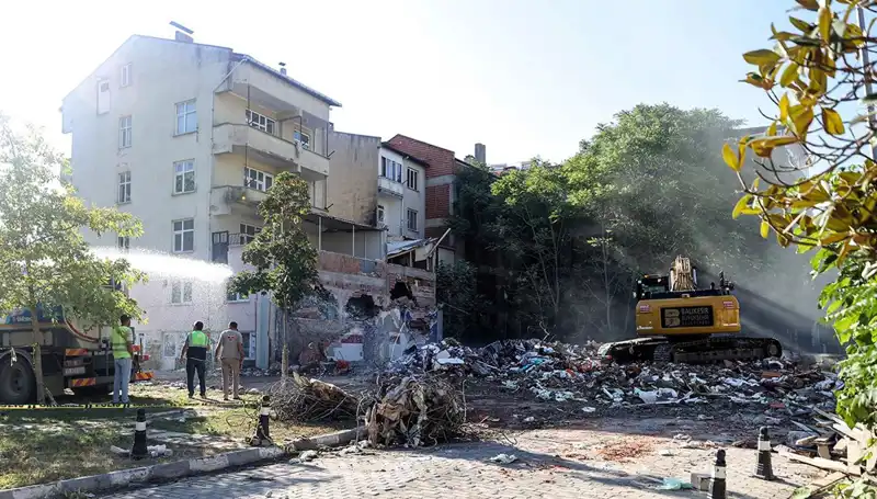 Sındırgı'da Artçı Sarsıntılar: 4.0, 3.6 ve 3.9 Büyüklüğünde Depremler