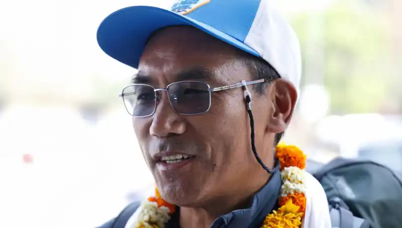 Everest Adam, Kendi Rekorunu Kırarak Yeni Bir Zirveye Ulaştı!