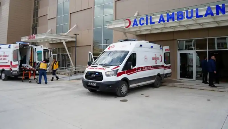 Erzincan'da Tüyler Ürperten Kaza: Bir Ölü, Üç Yaralı Olayı İhbar Edildi