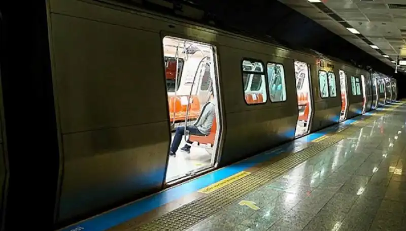 İstanbul'da Metro Seferlerine Durdurma: Hangi Duraklar Kapatılıyor?