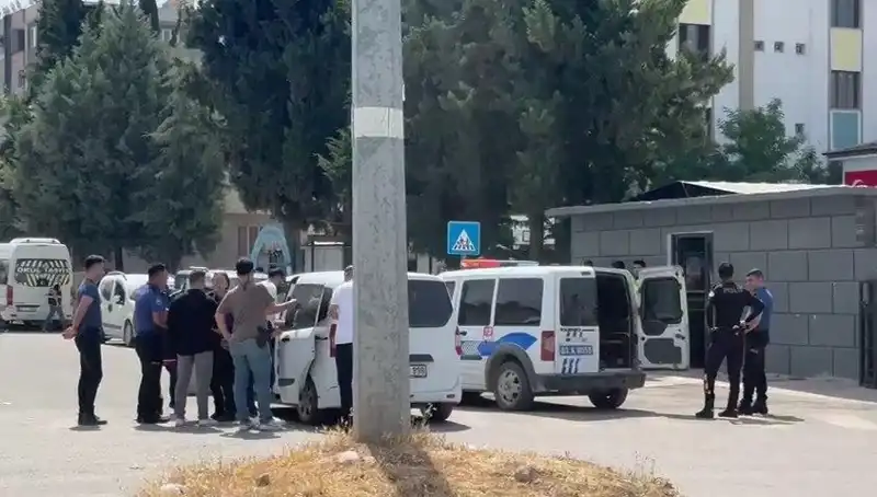 Adliye Önünde Çıkan Kavga: 5 Yaralı, 7 Kişi Gözaltına Alındı
