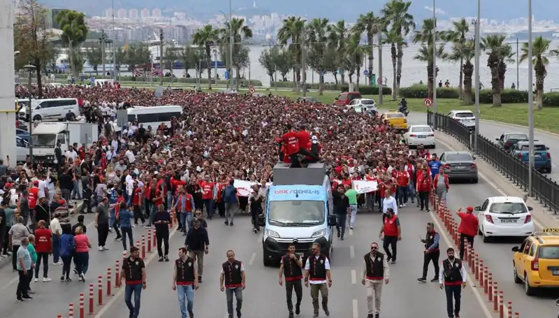 İzmir'de Grev Neden 4. Gününe Ulaştı? Çalışanlardan Anlamlı Eylem!