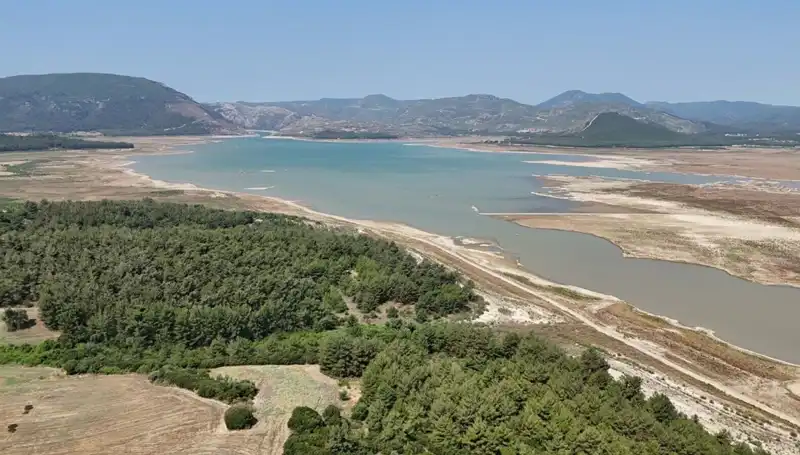 İzmir'de Tehlike Çanları Çalıyor: Suç Oranı Yüzde 50 Düştü Ama Dikkat!