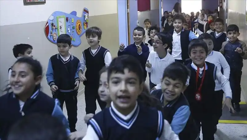 2025 Okul Açılış Tarihleri: Öğrenciler Ne Zaman Sınıflara Dönüyor?