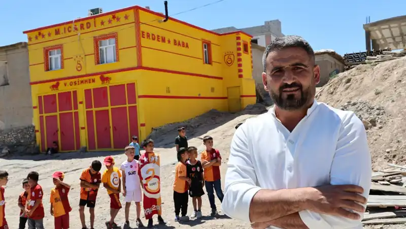 Fanatik Taraftar, Evini Icardi ve Osimhen İle Süsleyerek Büyük Bir Hadise Yarattı!