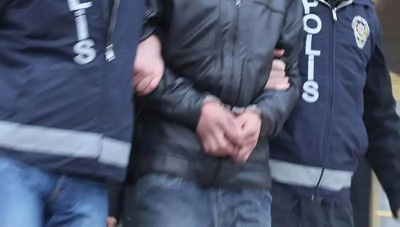 Kütahya’da Uyuşturucu Ticareti Yapan Şebekeye Darbe: 5 Gözaltı!