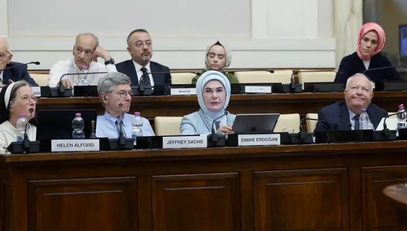 Emine Erdoğan, Vatikan'da "Dünya 5'ten Büyüktür" Mesajı ile Global Adaletsizliklere Dikkat Çekti