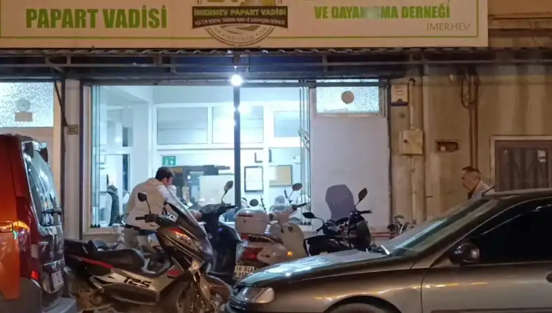 Lokalemizde Bıçaklı Kavga: Bir Kişi Ağır Yaralandı, Neler Yaşandı?