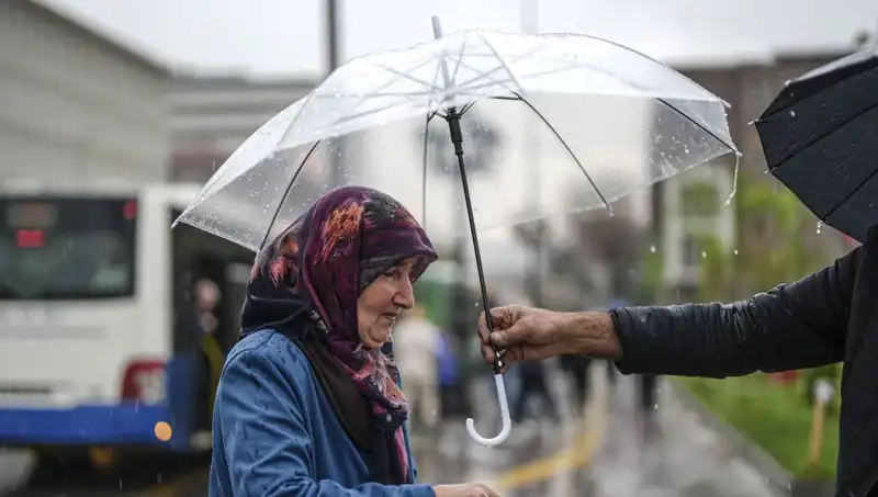 Gök Gürültülü Sağanak Yağışlar Türkiye'yi Etkisi Altına Alıyor
