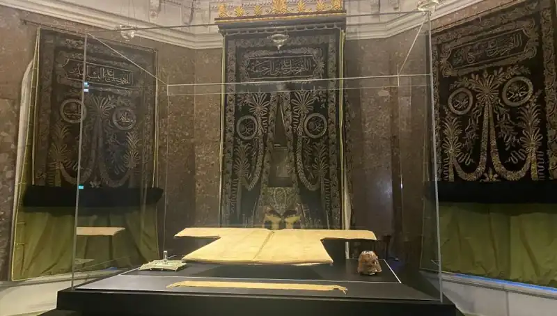 Hırka-i Şerif Ziyarete Açılıyor: Müslümanlar İçin Özel Bir An