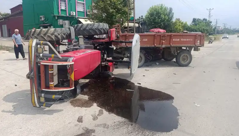 Otomobil ve Traktör Çarpıştı: Kaza Sonucu İki Yaralı Hastaneye Kaldırıldı