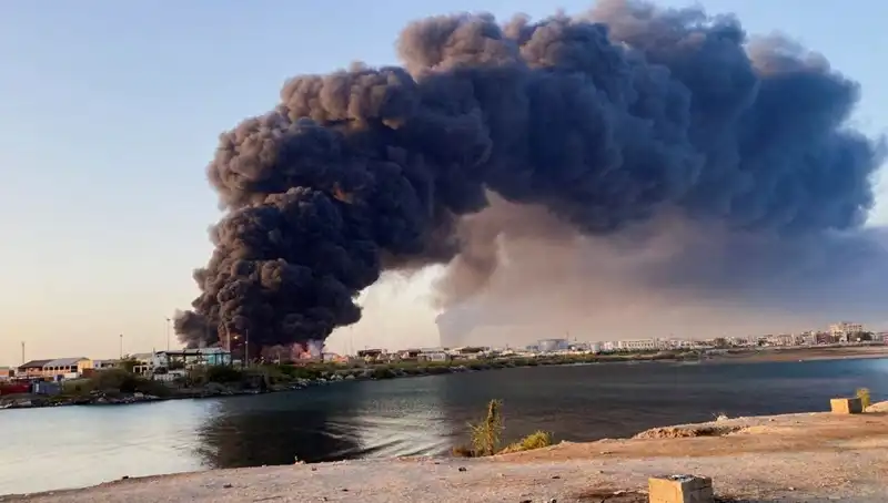 Port Sudan’da Şiddetli Patlamalar: Havalimanı ve Ordu Üssü Vuruldu